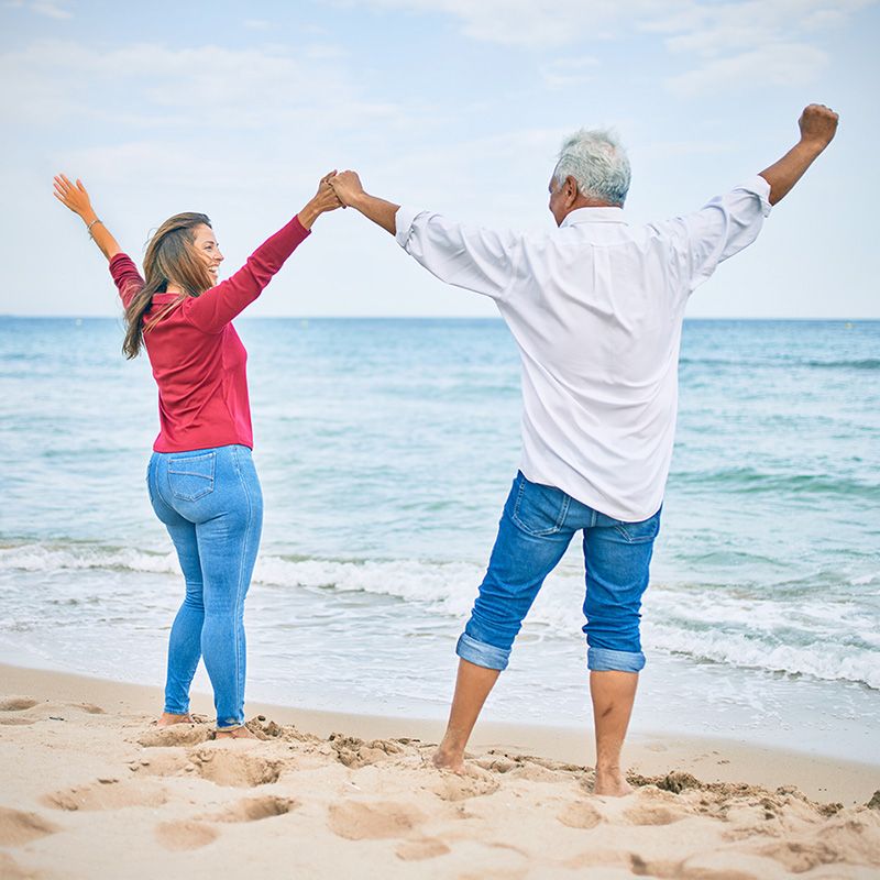 patient-care A ChiroPath doctor provides patient care on a beach in Scottsdale, AZ